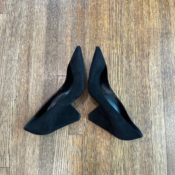Saint Laurent Suede Pumps - Picture 5 of 11